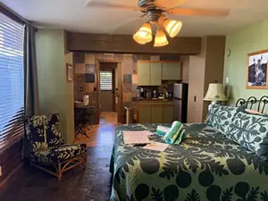 Maui Bed and Breakfast Pineapple Suite